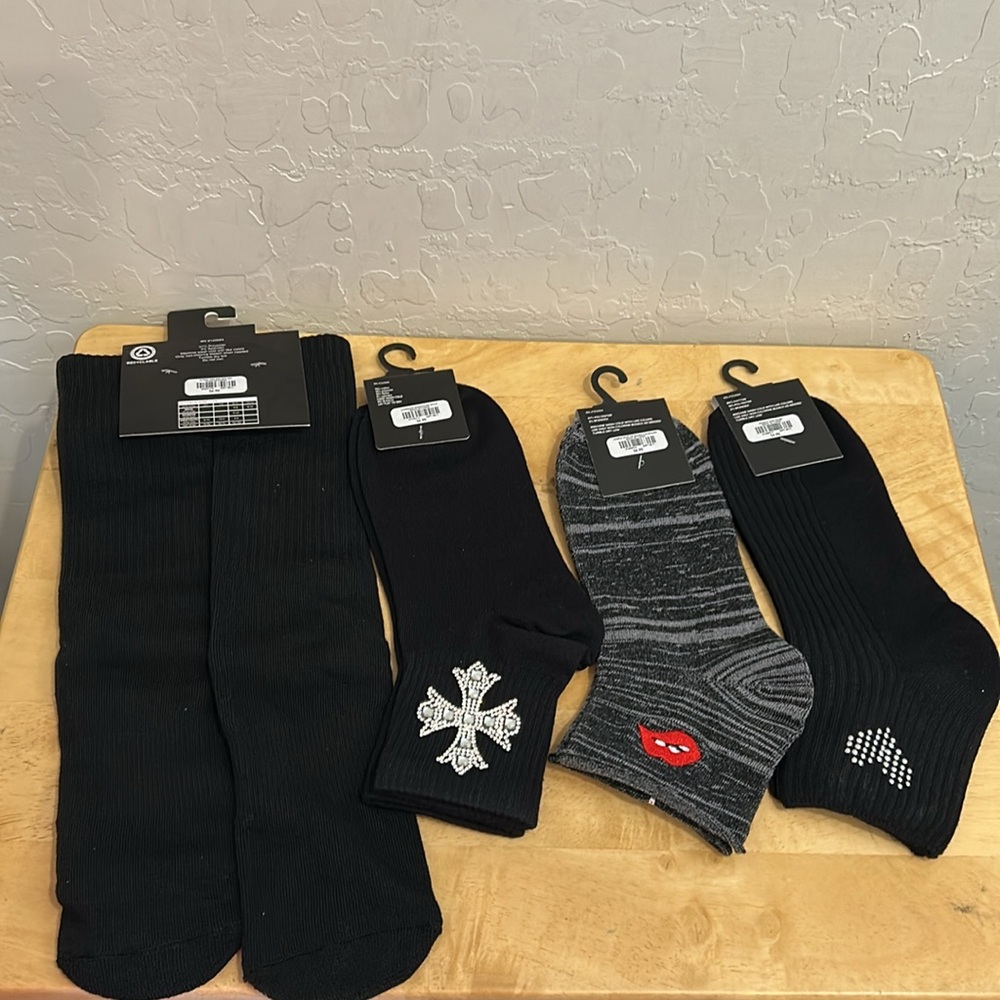 Hot Topic Socks Bundle (4 pairs) - Picture 12 of 16